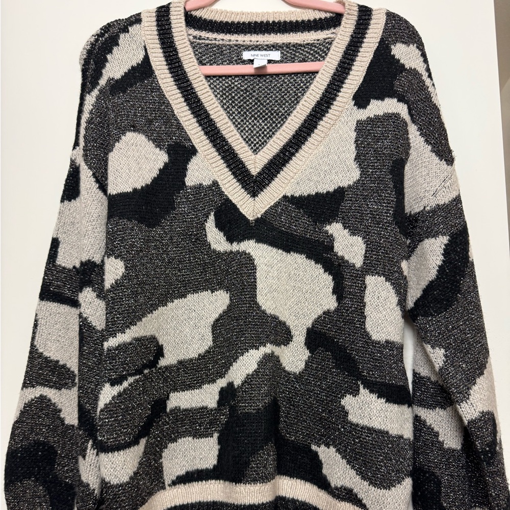Nine West Camo Knit V-Neck Sweater | Size M | Neutral Tones